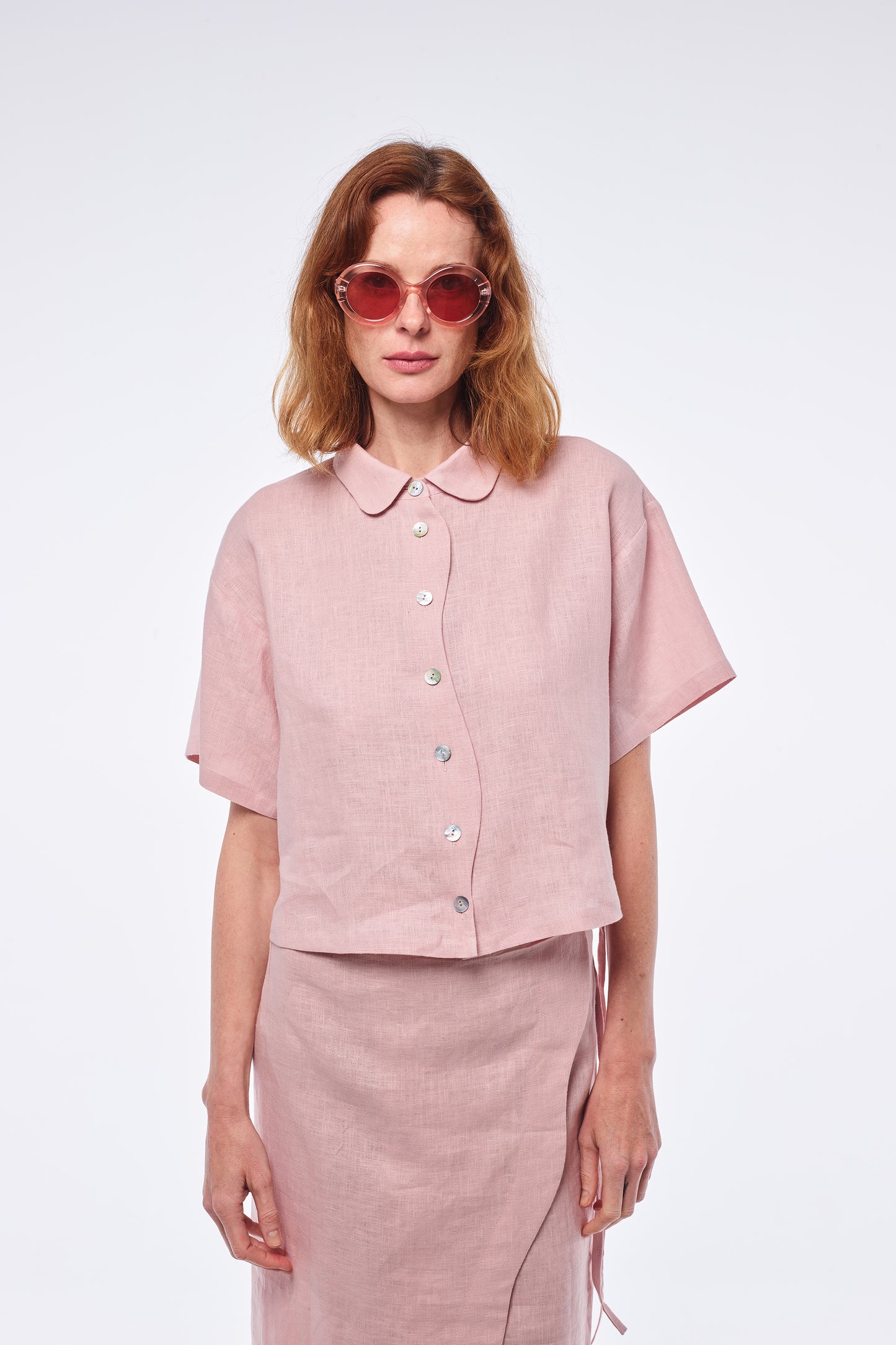 BEBE linen shirt with a wavy button-up and collar