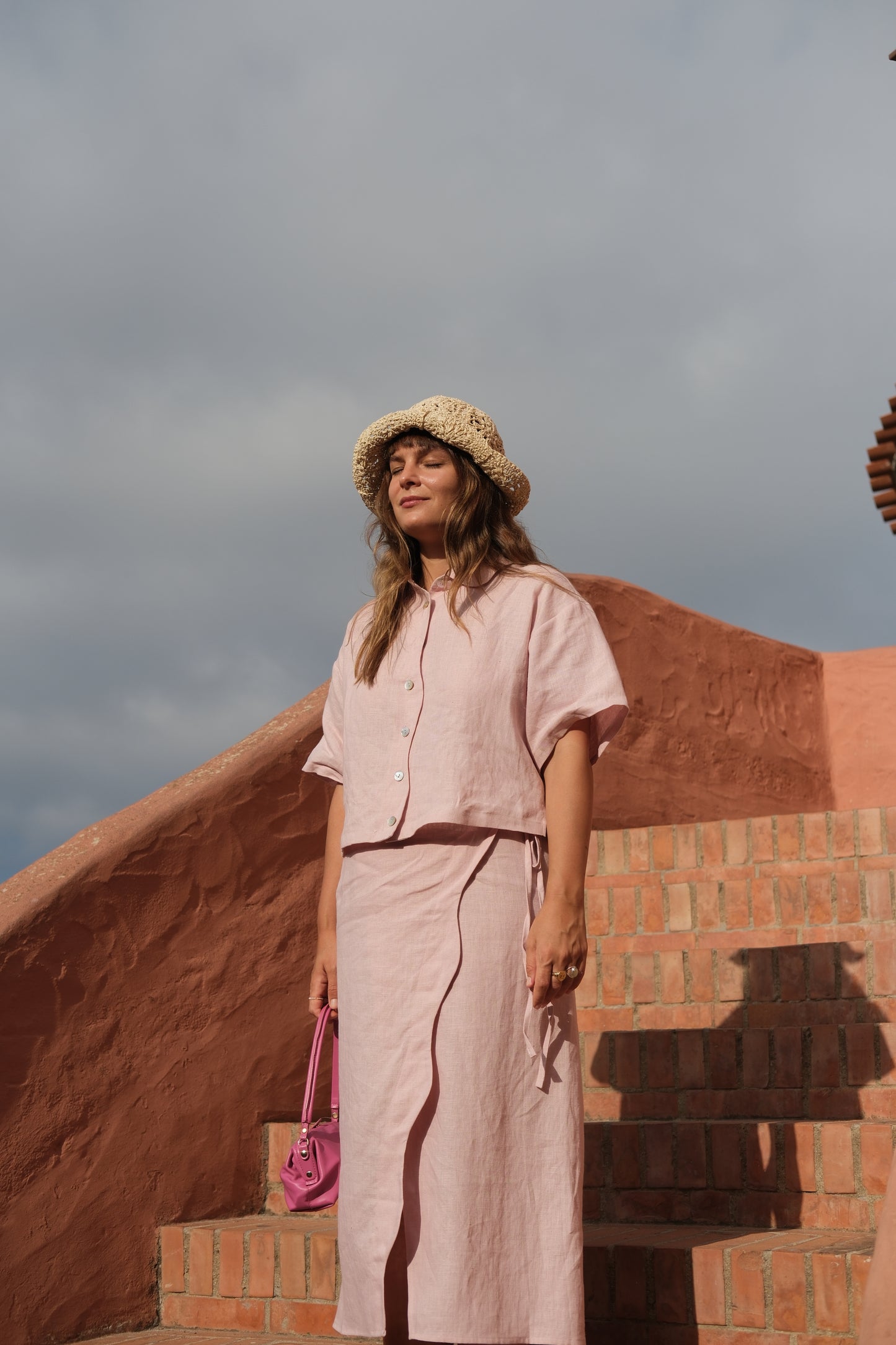 BEBE linen shirt with a wavy button-up and collar