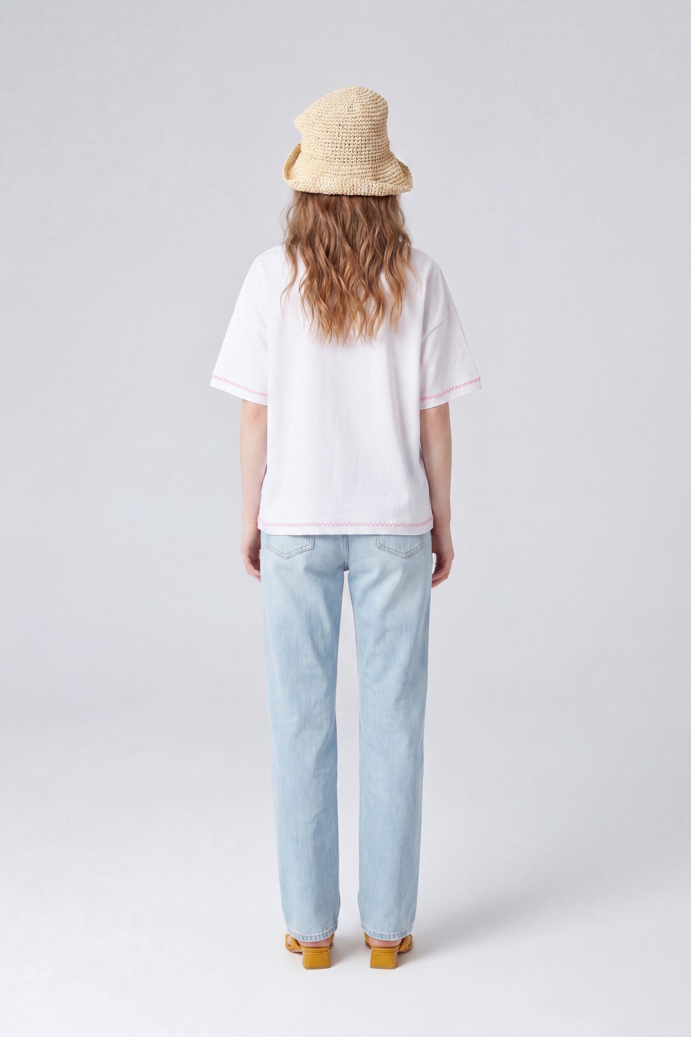 HOLA LIGHT T-shirt